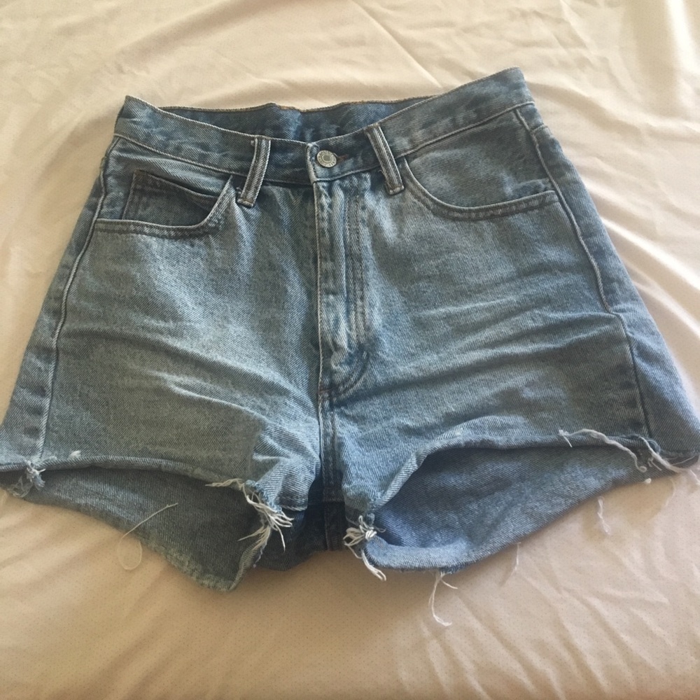 MEDIUM Brandy Melville High Waisted Shorts